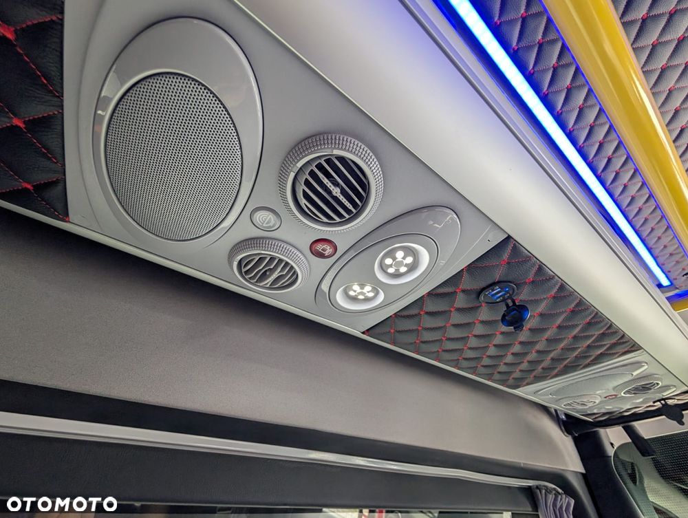 Mercedes-Benz Sprinter 517 - 20