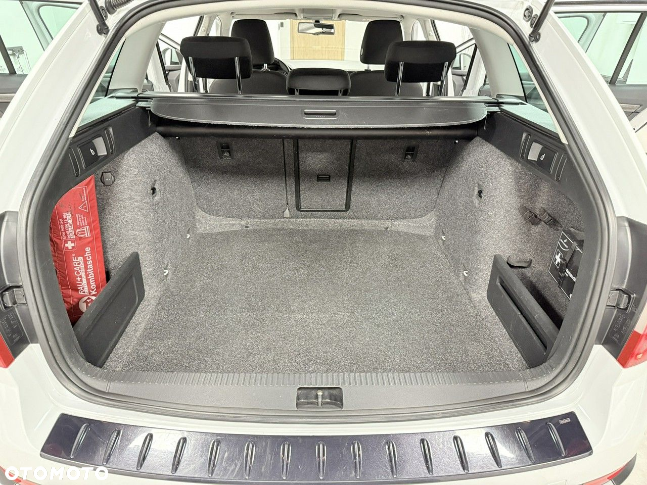 Skoda Octavia Combi 2.0 TDI 4x4 DSG Scout - 27