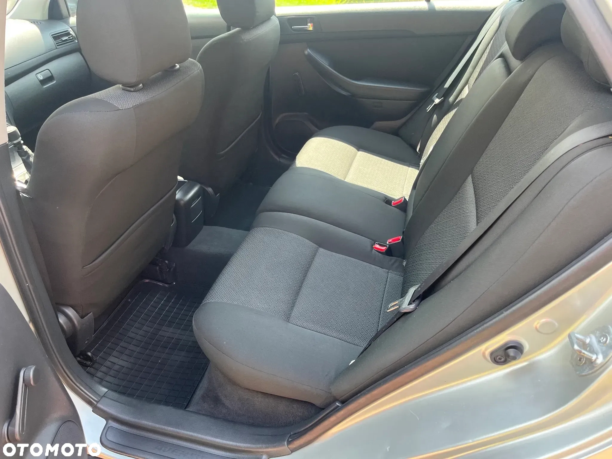 Toyota Avensis 2.0 D-4D Combi - 13