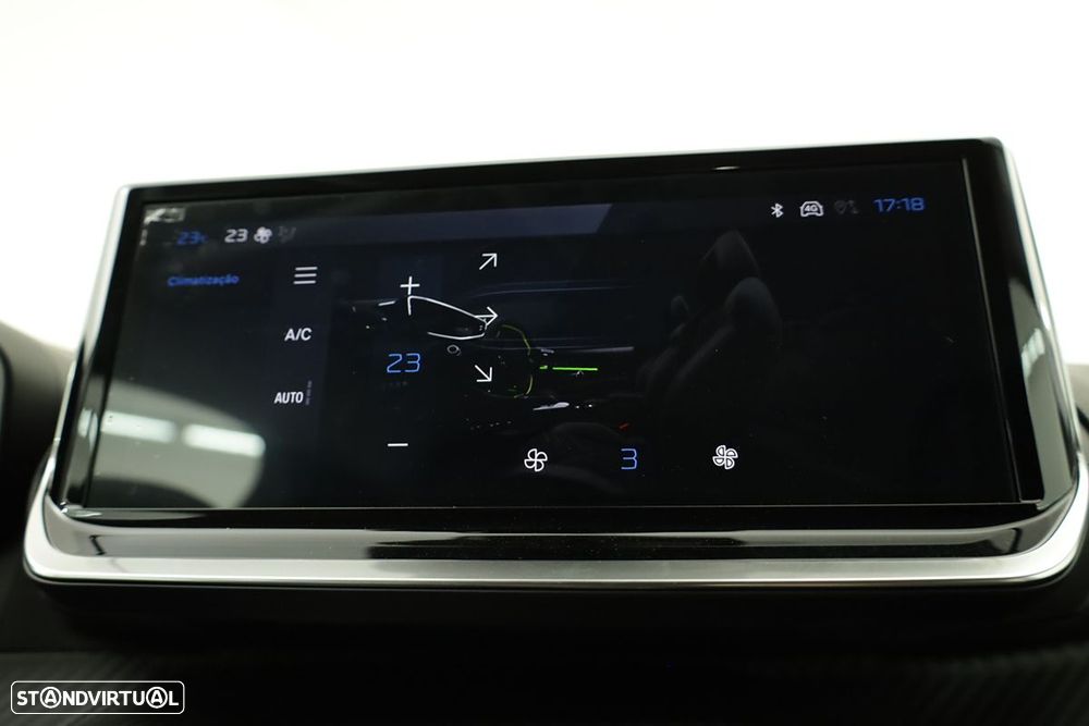 Peugeot 208 1.2 Hybrid Allure e-DCS6 - 12