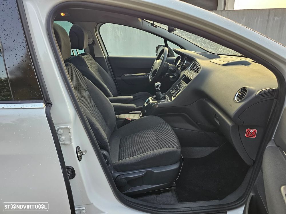 Peugeot 5008 1.6 HDi 7L Allure - 29