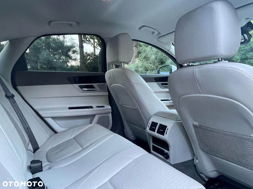 Jaguar XF 2.0 i4D Prestige - 1