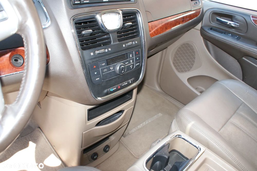 Chrysler Town & Country 3.6 Touring - 13