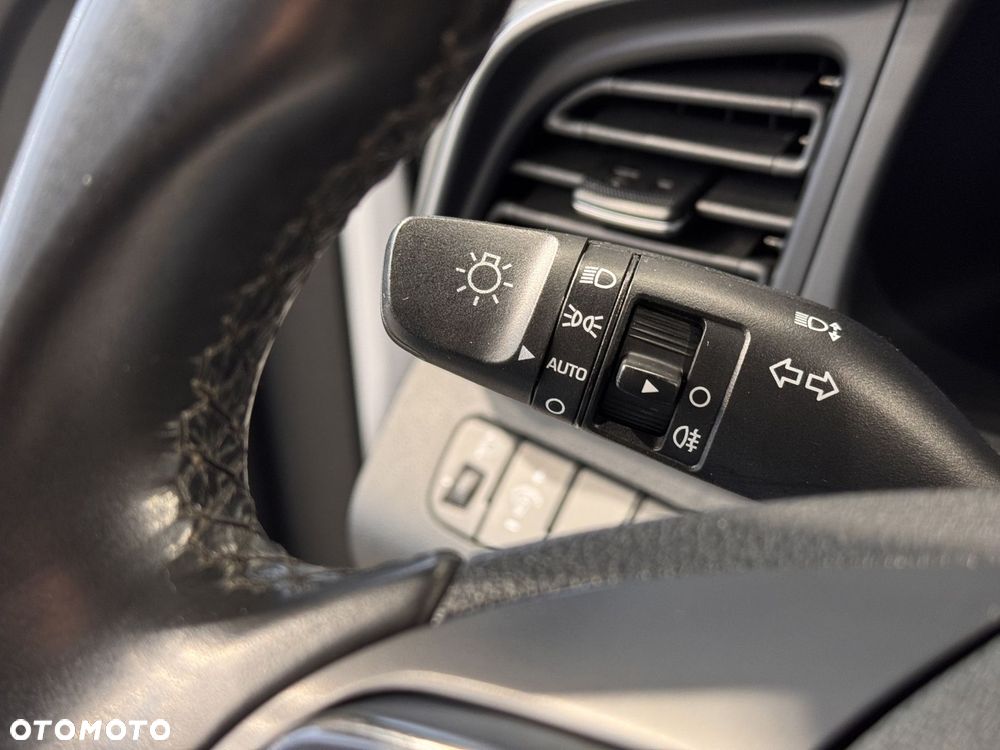 Hyundai Elantra - 15