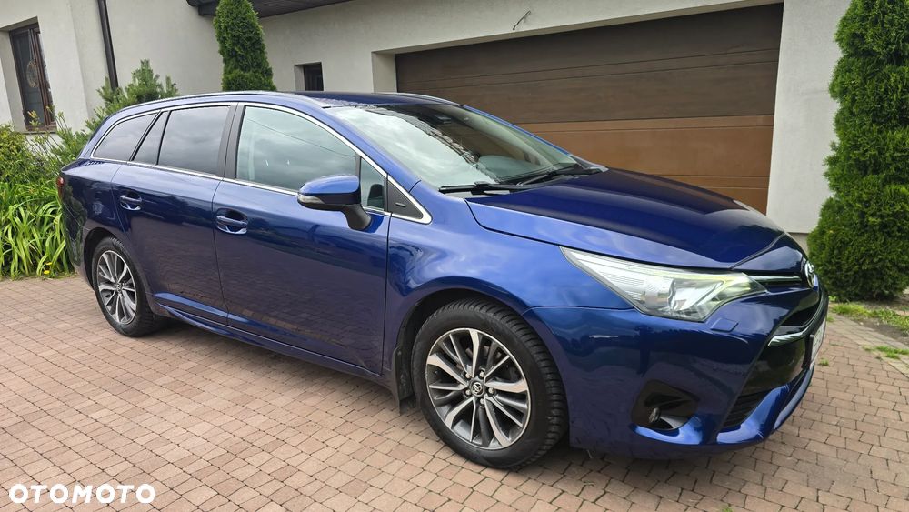 Toyota Avensis - 12