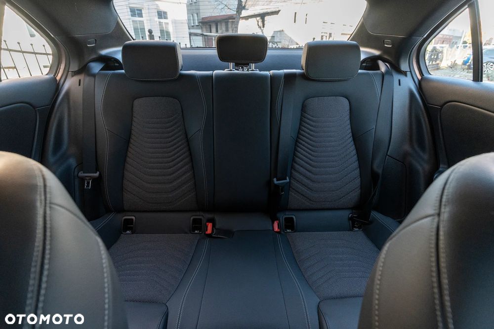 Mercedes-Benz Klasa A 220 4-Matic 7G-DCT - 16