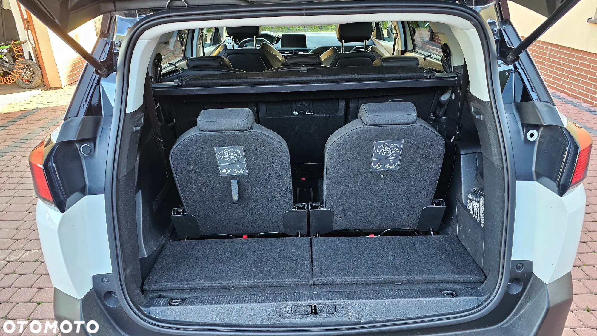 Peugeot 5008 1.5 BlueHDi Allure Pack S&S EAT8 - 26
