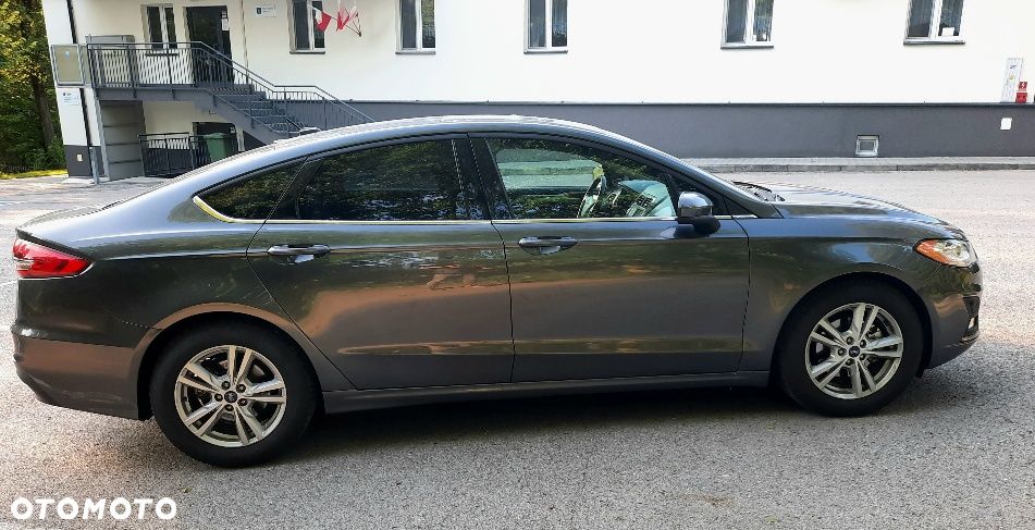 Ford Fusion - 4