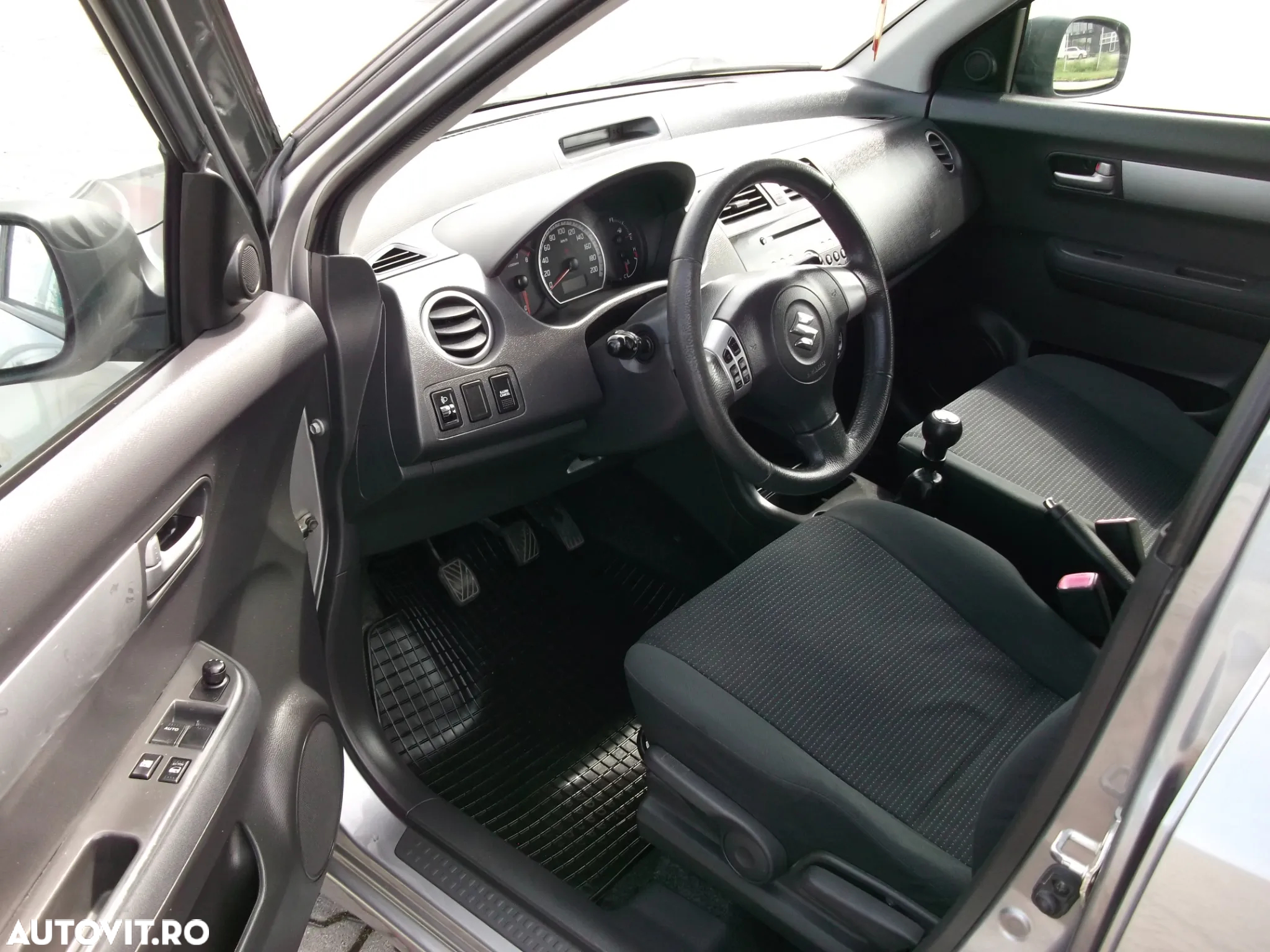 Suzuki Swift 1.3 GS - 4