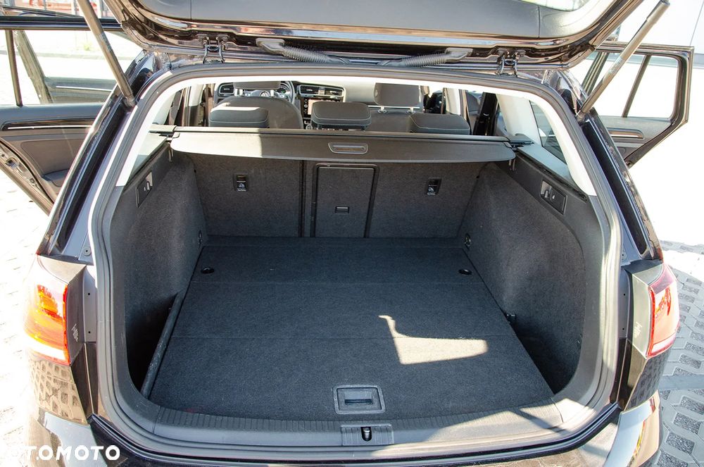 Volkswagen Golf 1.6 TDI SCR DSG Comfortline - 10
