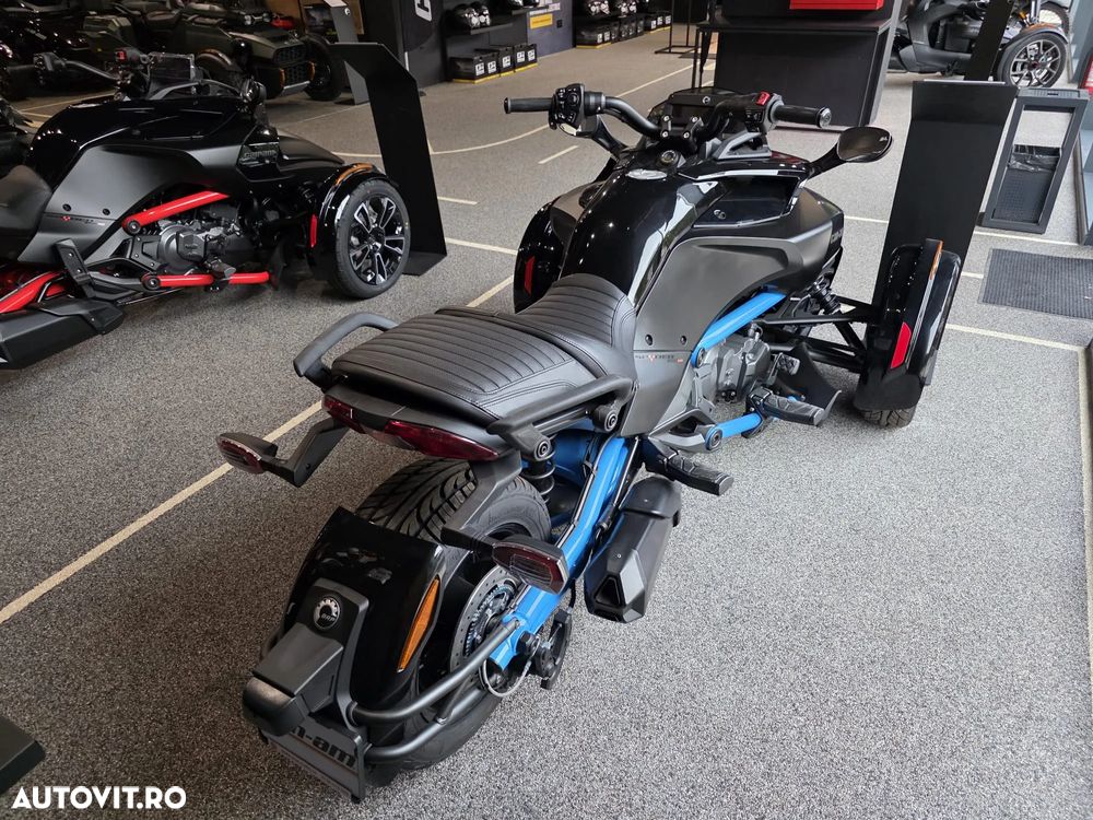 Can-Am Spyder - 3