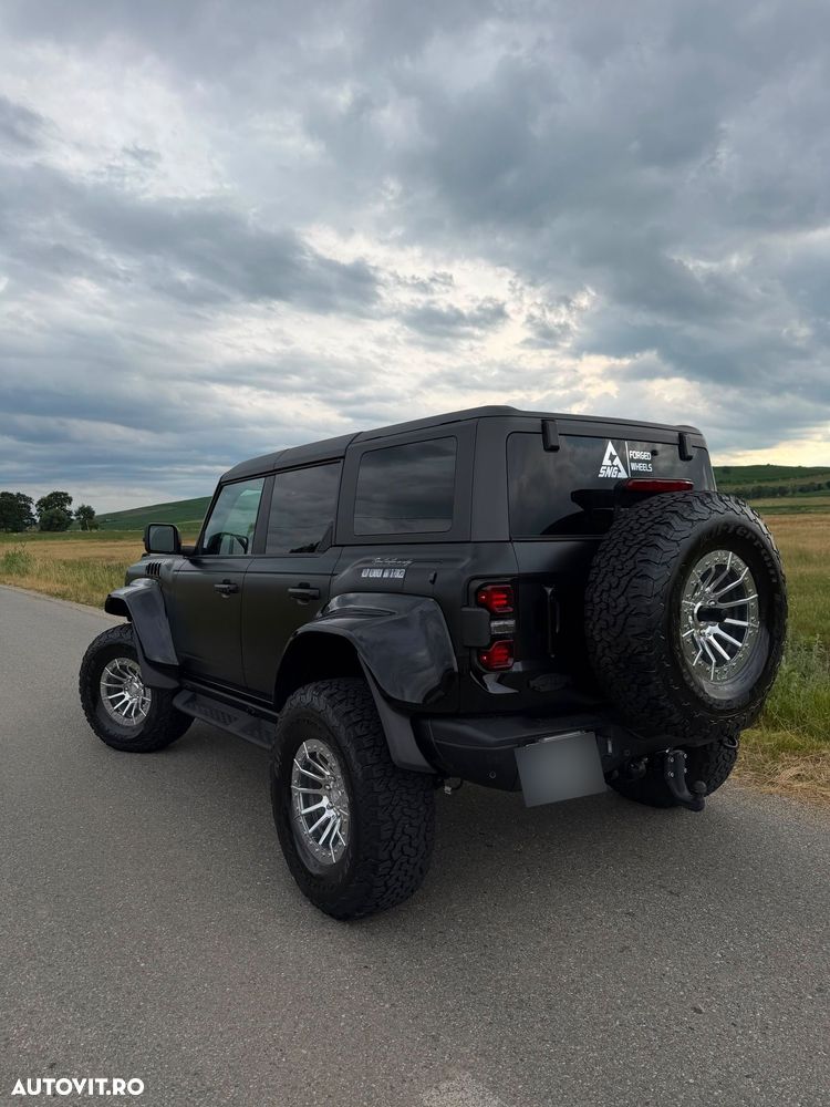 Ford Bronco - 4