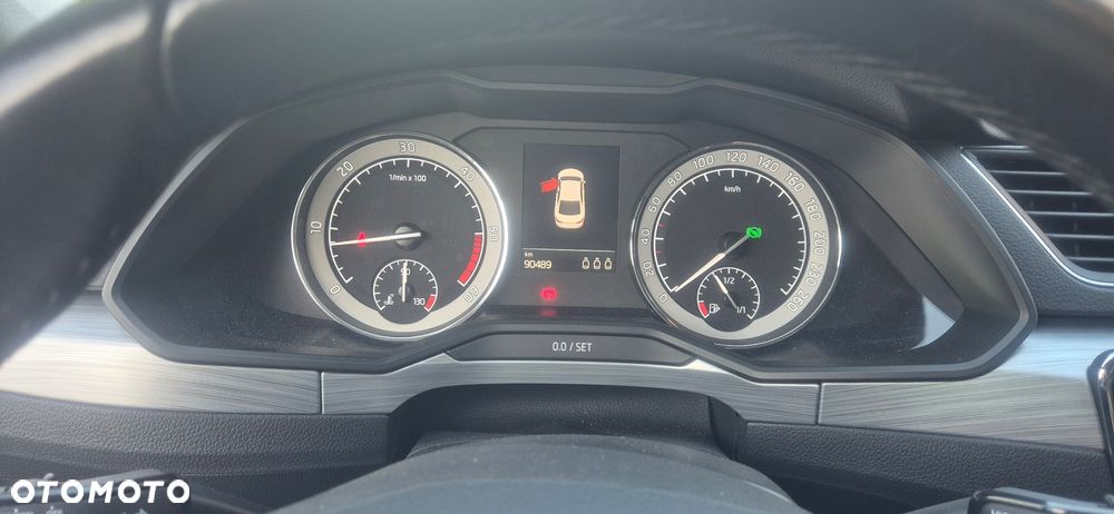 Skoda Superb 2.0 TDI SCR Style DSG - 10