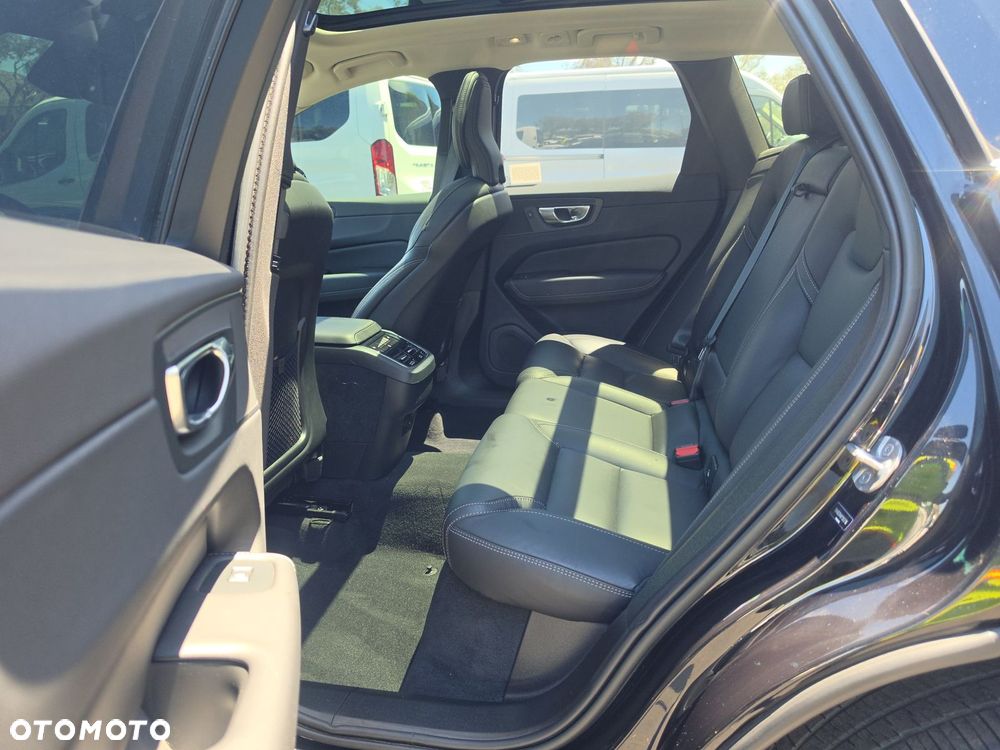 Volvo XC 60 B6 B AWD Ultimate Bright - 10