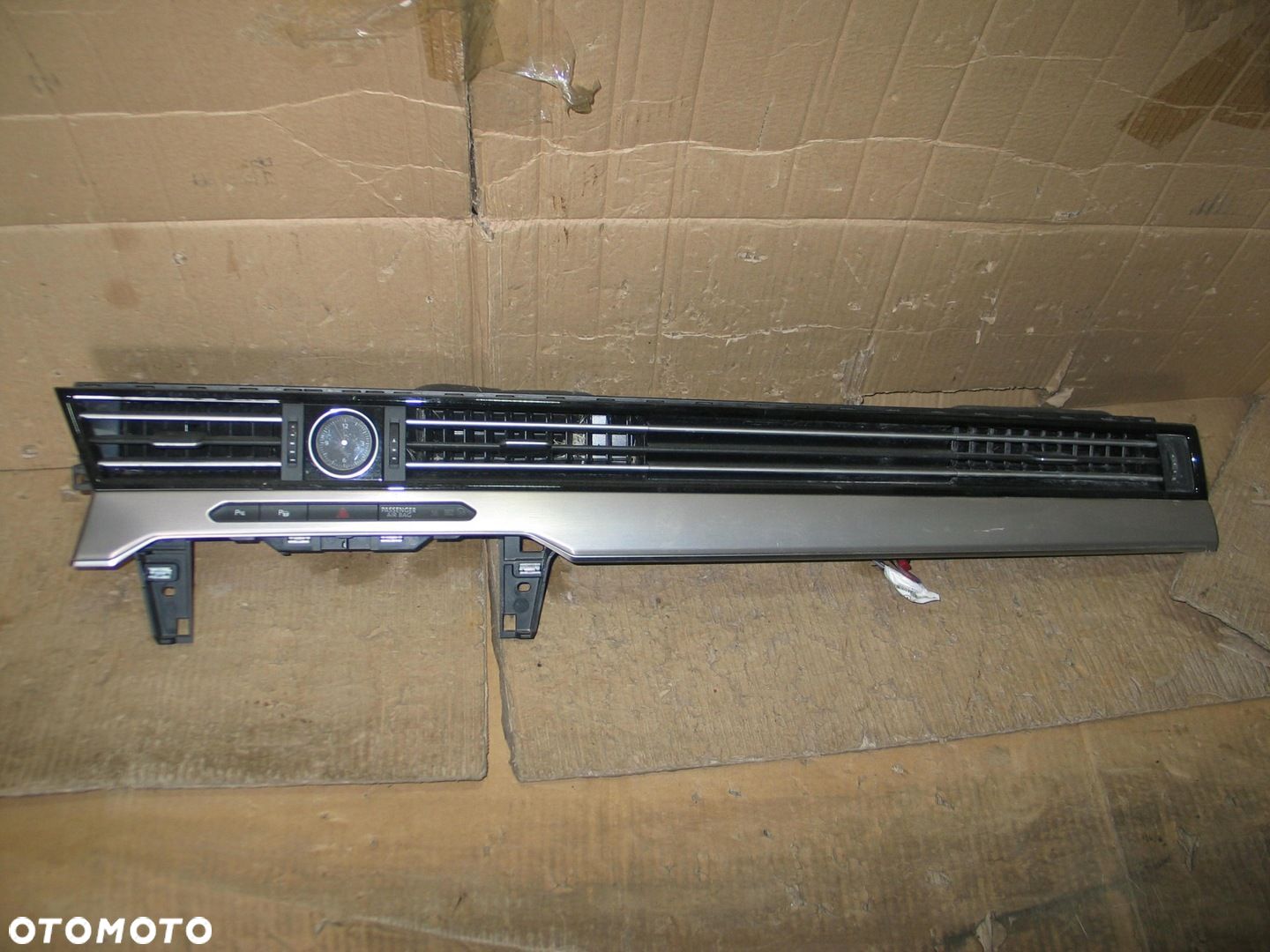 Listwa dekor kratka nawiewu zegarek vw passat B8 3G1853262AJ - 1