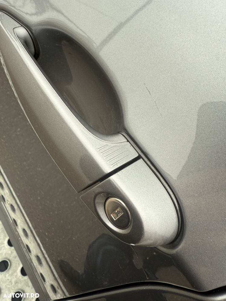 BMW Seria 3 318d DPF Touring Edition Exclusive - 22