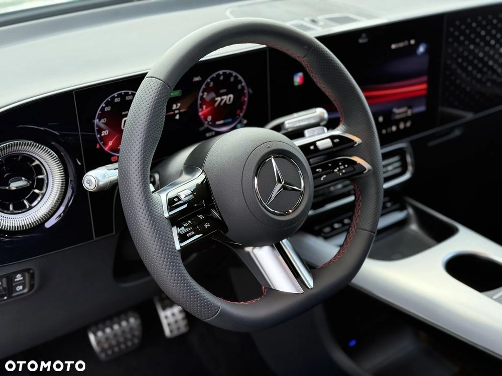 Mercedes-Benz GLB - 23