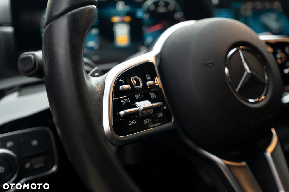 Mercedes-Benz Klasa A 180 Progressive 7G-DCT - 33