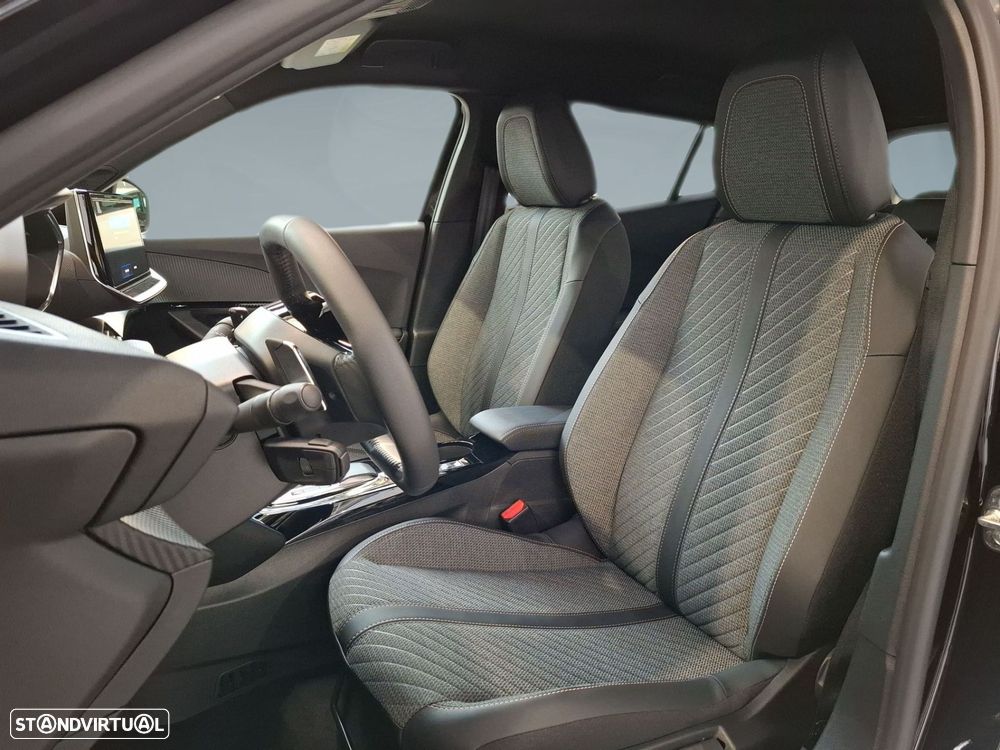 Peugeot 2008 1.2 Hybrid Allure e-DCS6 - 11