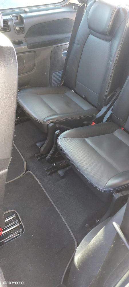 Ford Galaxy 2.2 TDCi Ghia - 25