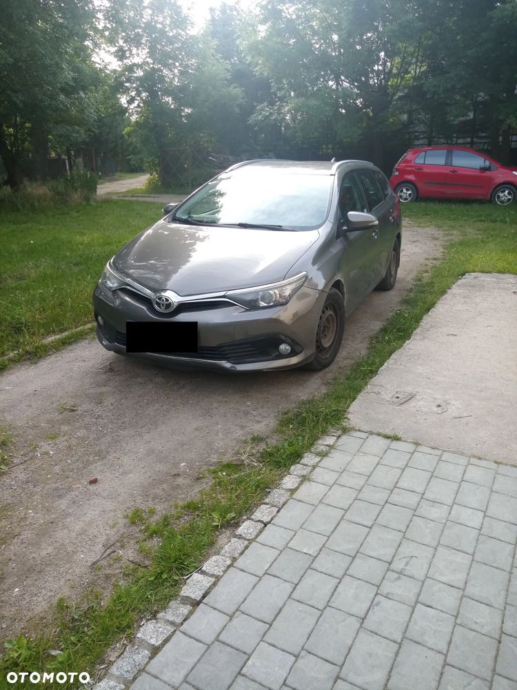 Toyota Auris 1.6 Premium - 4