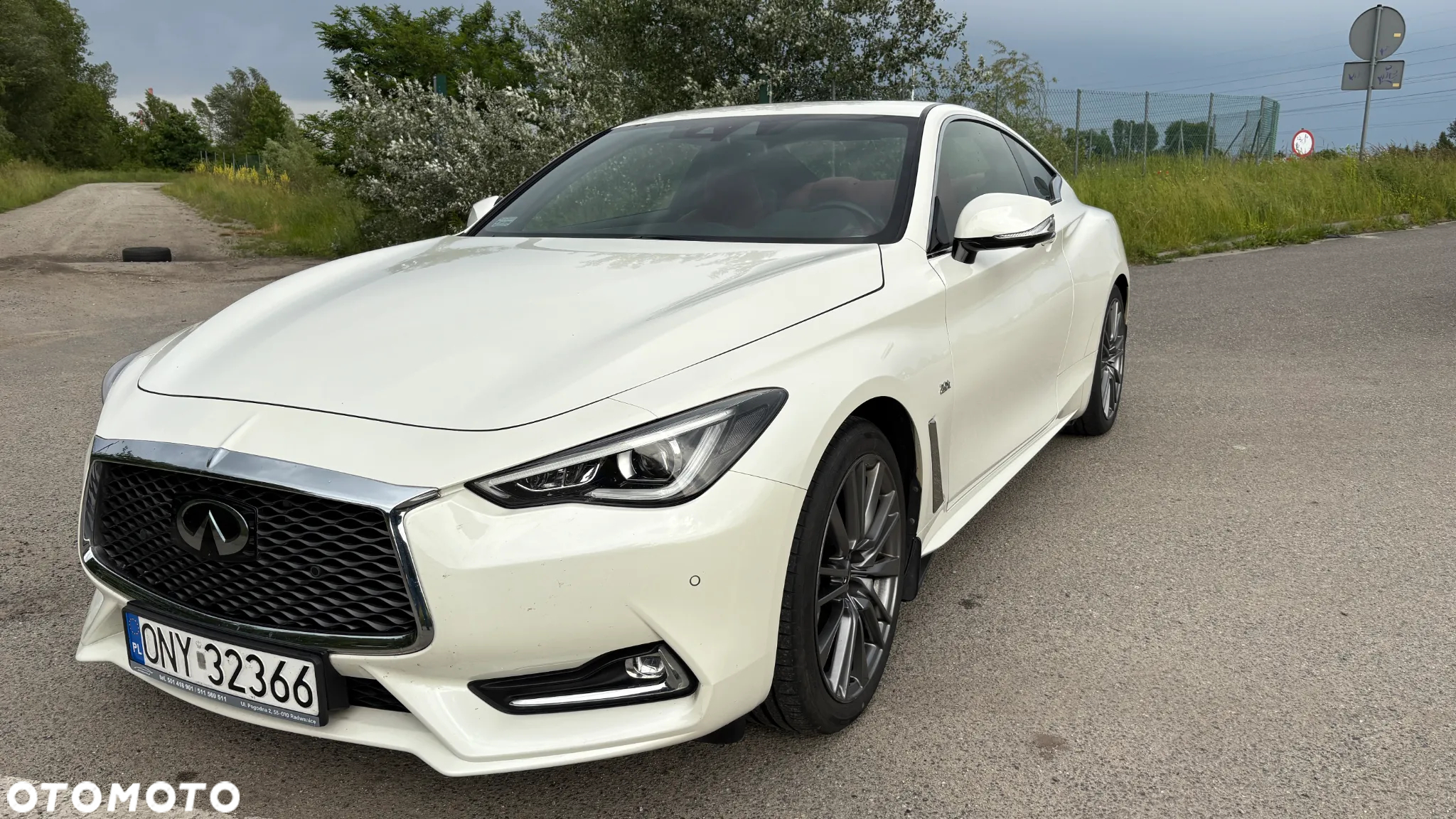 Infiniti Q60 2.0t Sport - 4