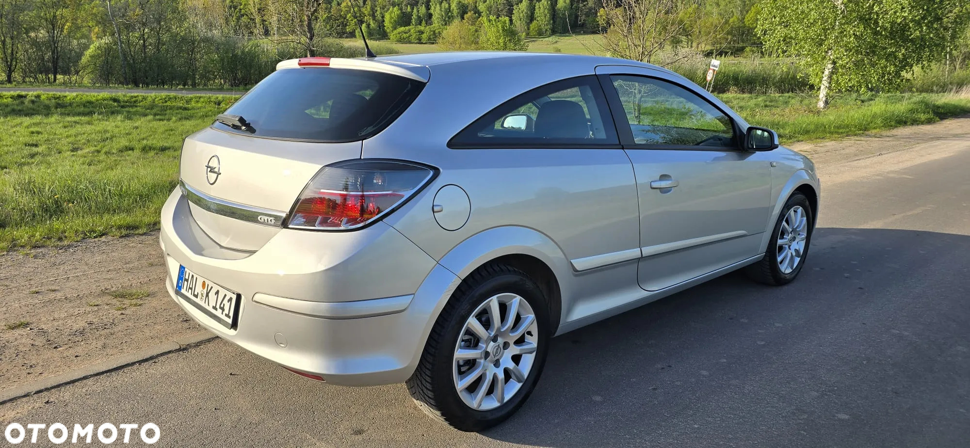 Opel Astra III GTC 1.6 Cosmo - 10