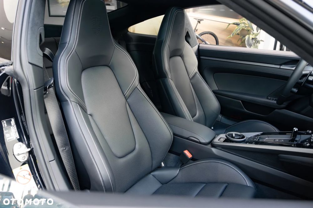 Porsche 911 Carrera S - 18