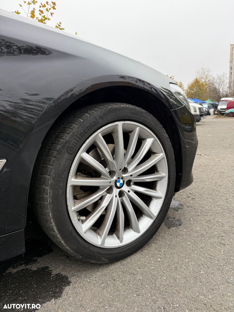 BMW Seria 5 520i AT - 32