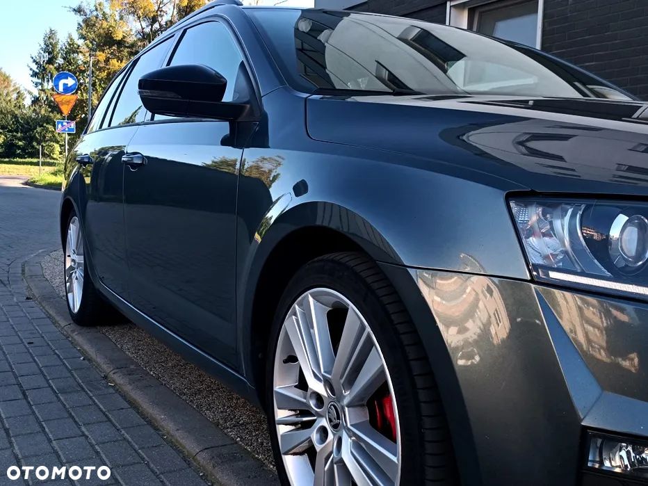 Skoda Octavia 2.0 TDI DSG RS - 19
