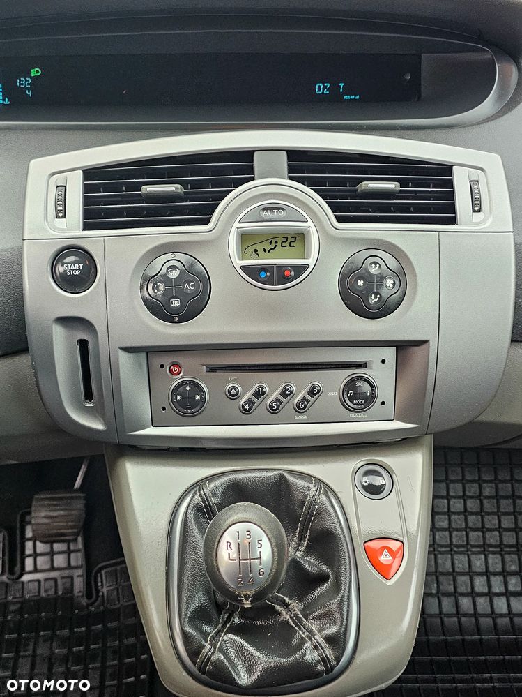 Renault Scenic 1.6 16V Conquest - 12
