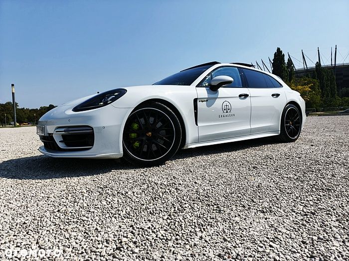 Porsche Panamera 4 E-Hybrid - 3