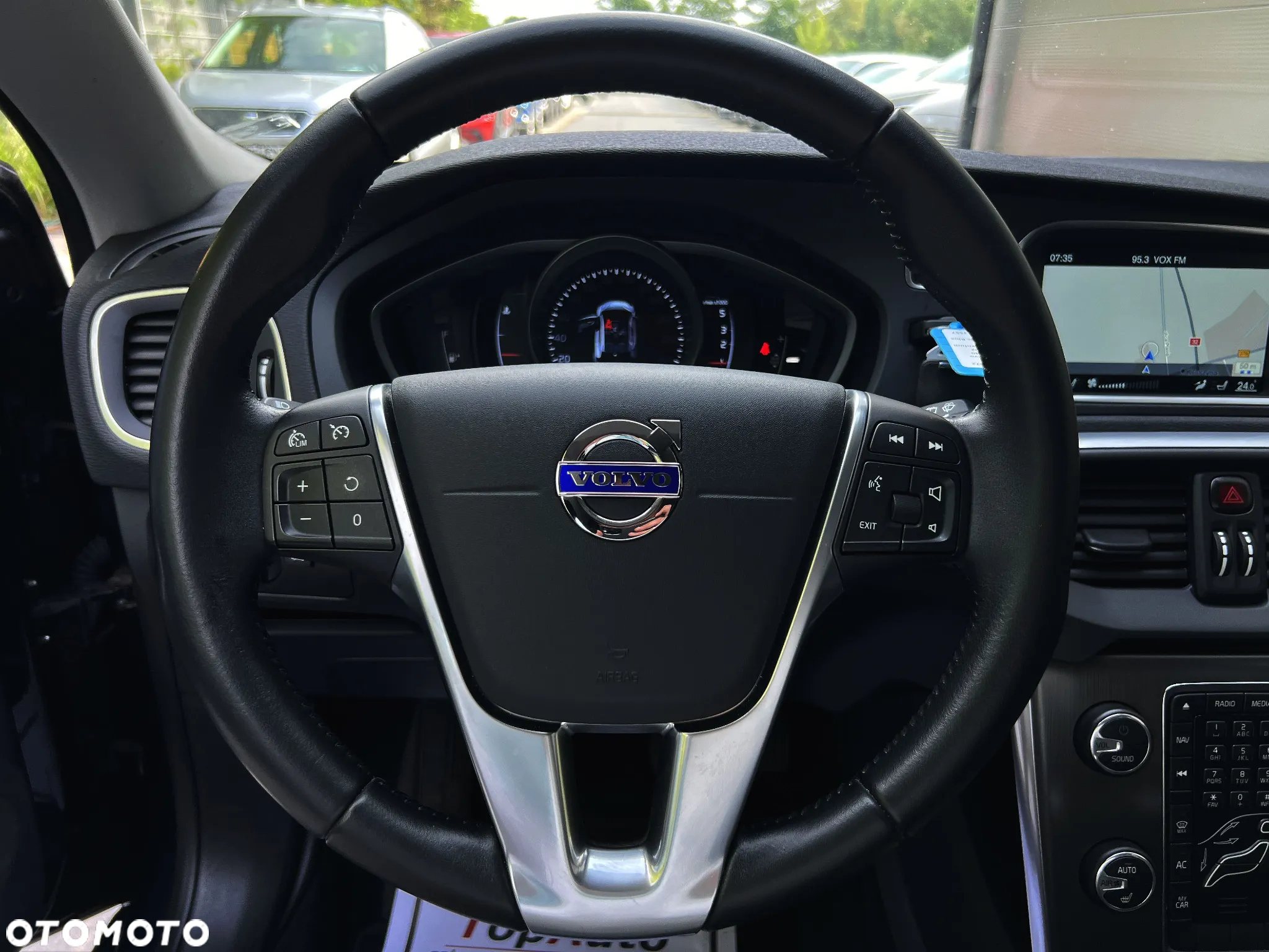 Volvo V40 D2 Drive-E Momentum - 27