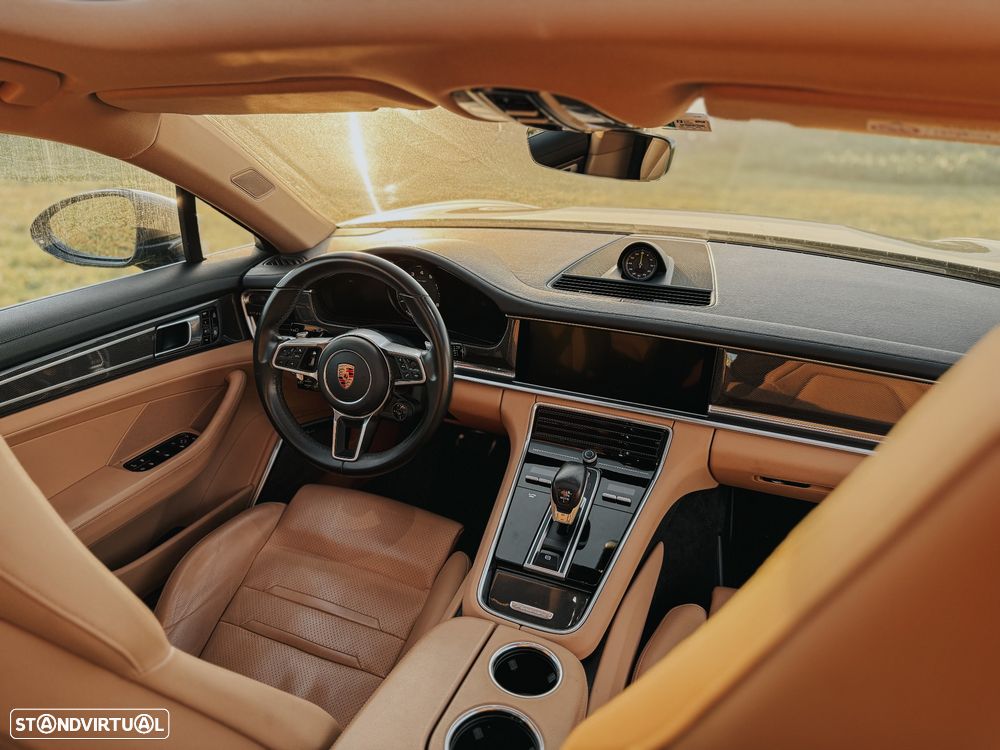 Porsche Panamera Sport Turismo - 11