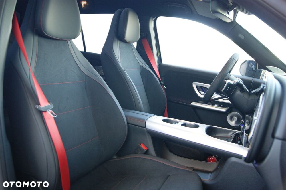 Mercedes-Benz GLB - 9
