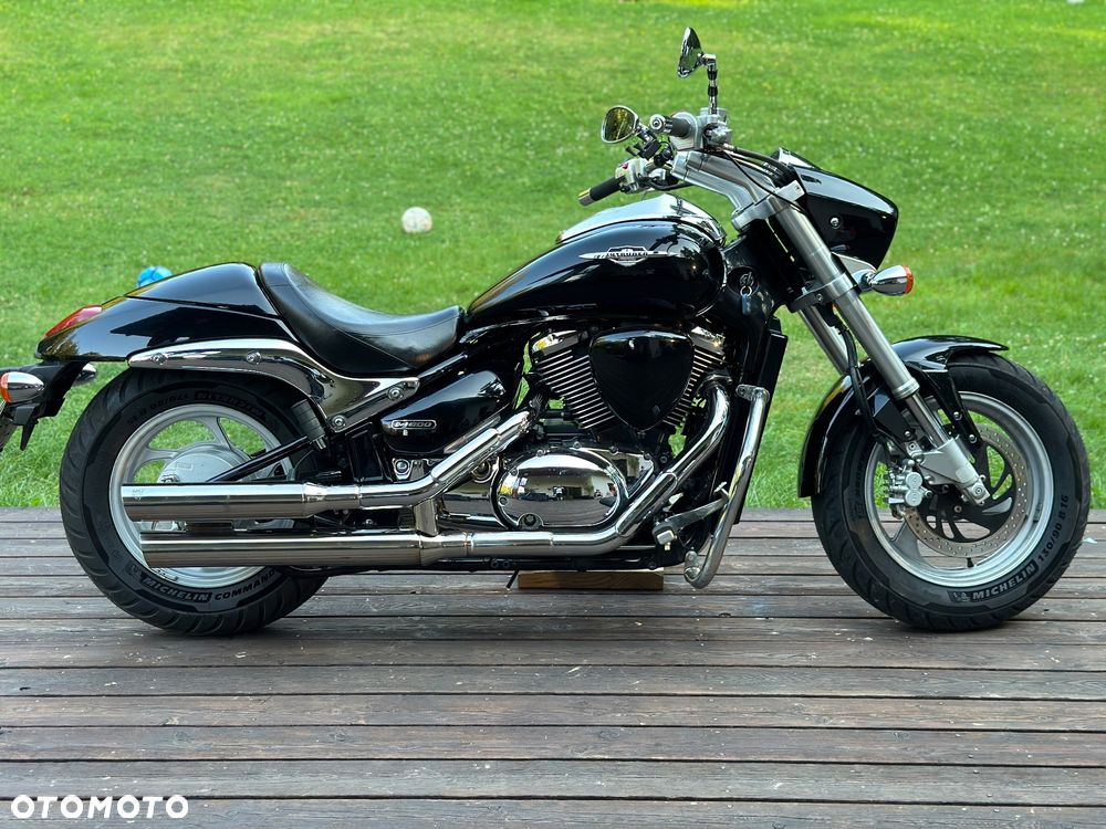 Suzuki Intruder - 2