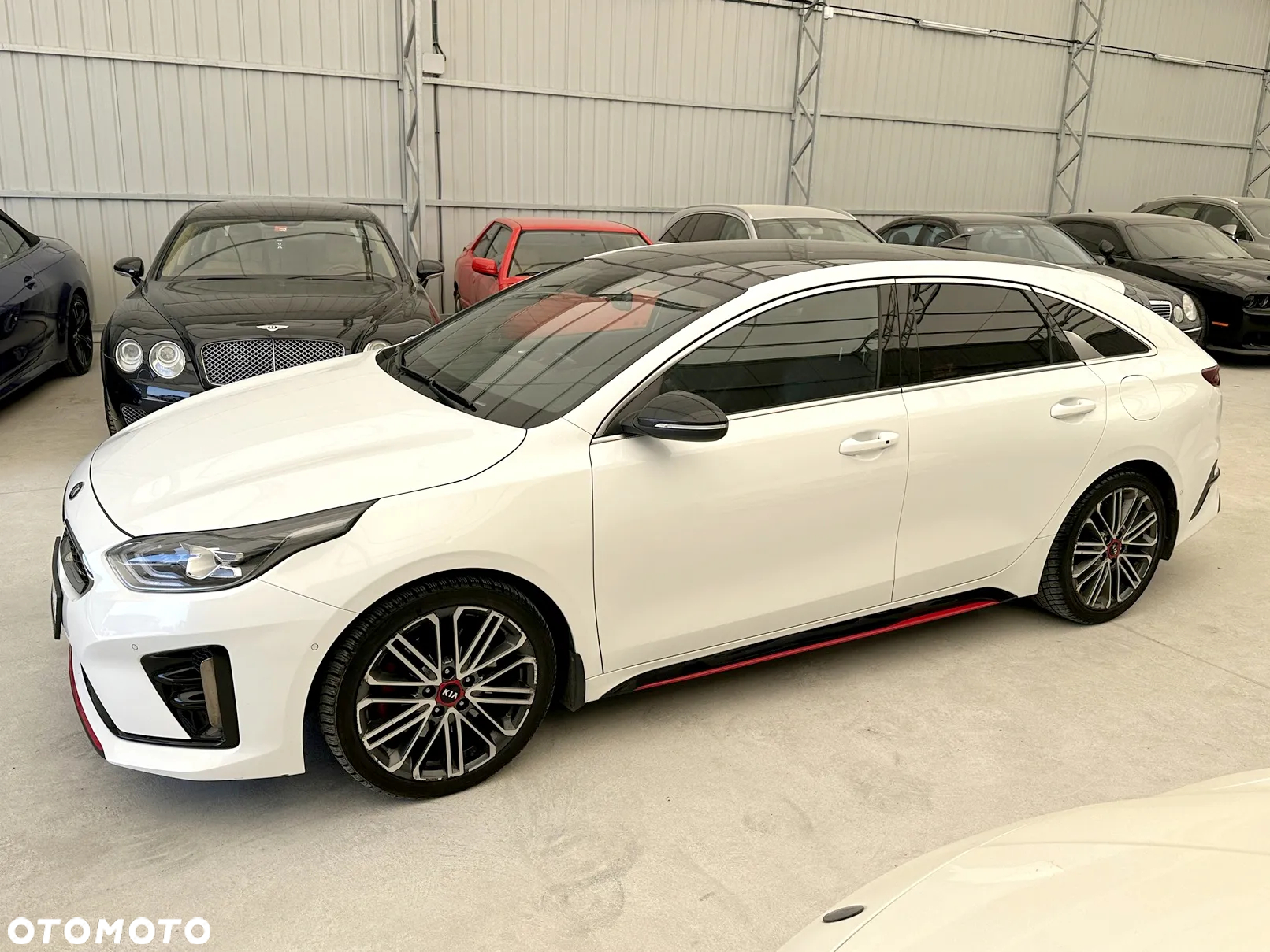 Kia ProCeed 1.6 T-GDI GT DCT - 14