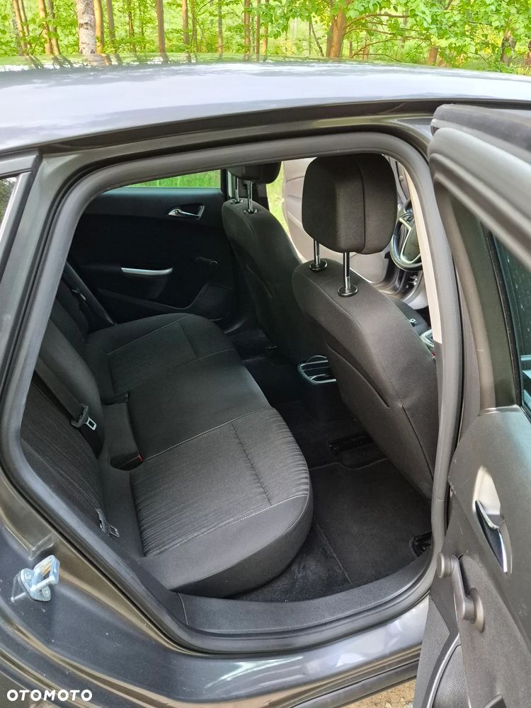 Opel Astra 1.4 Turbo - 21