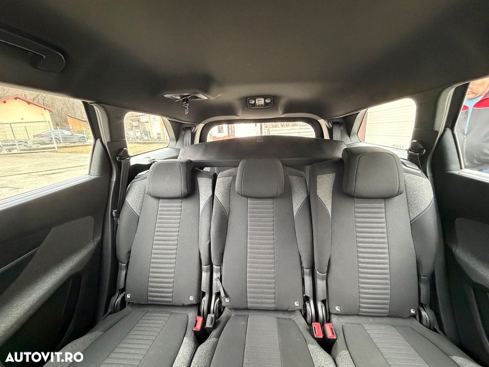 Peugeot 5008 - 16
