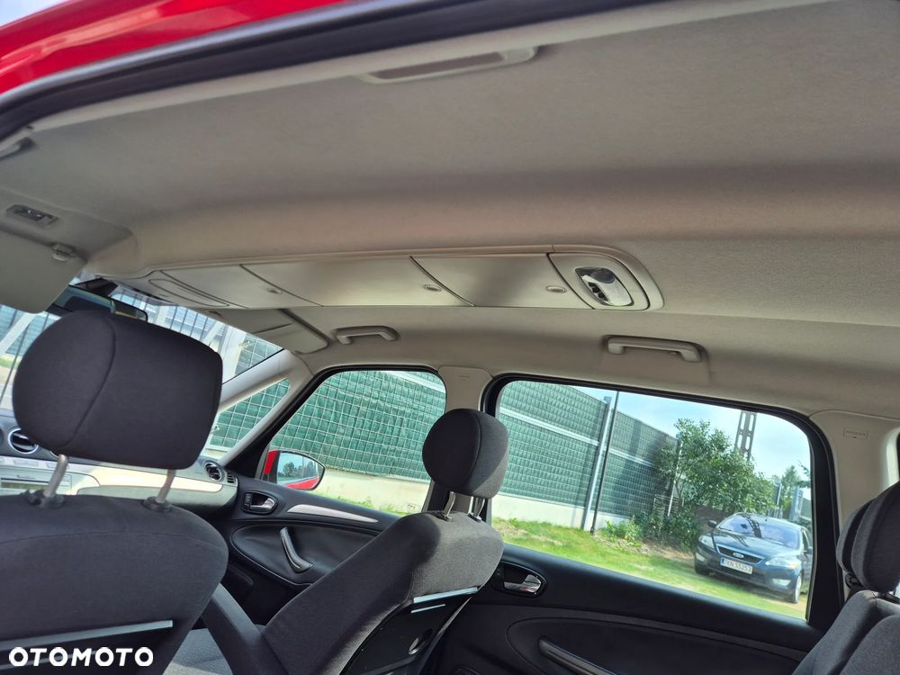 Ford Galaxy - 16