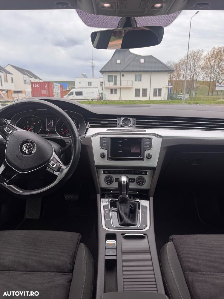Volkswagen Passat 2.0 TDI DSG Comfortline - 8