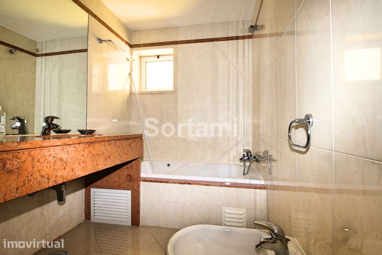 Apartamento T3 Venda em Quarteira,Loulé - Grande imagem: 4/8
