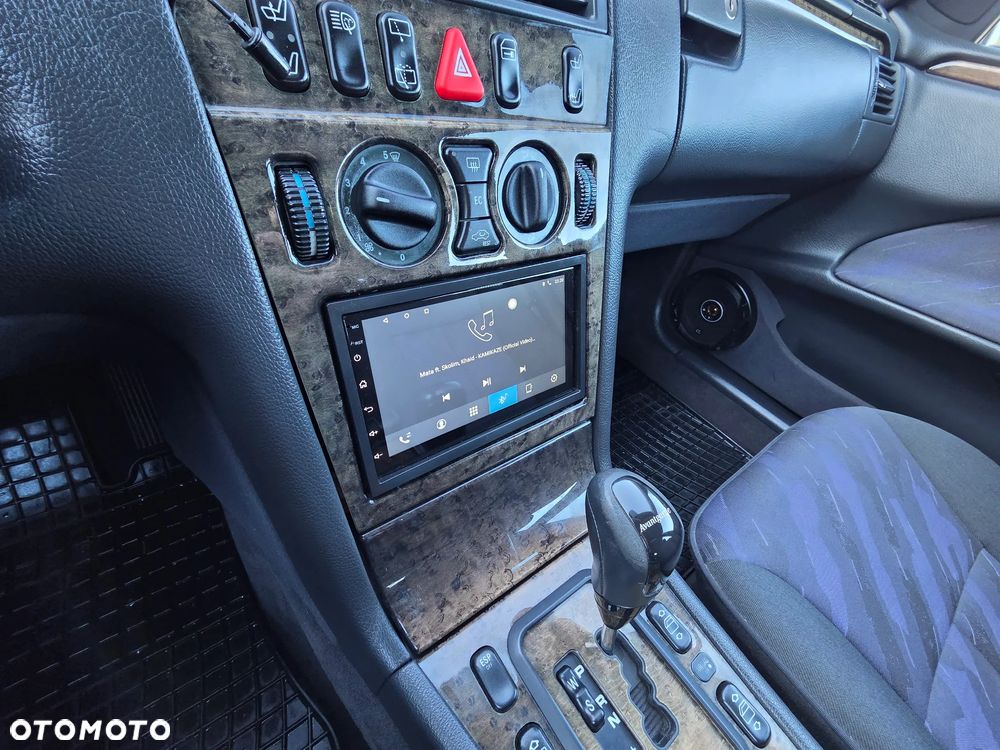 Mercedes-Benz Klasa E - 12