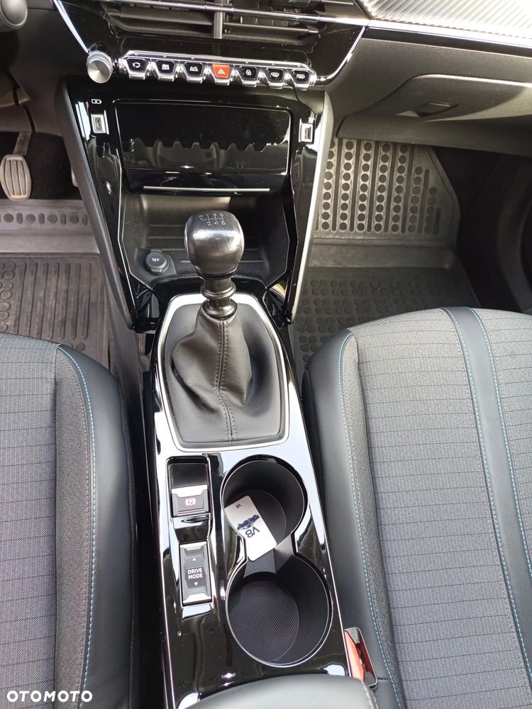 Peugeot 2008 1.2 PureTech Allure Pack S&S - 16