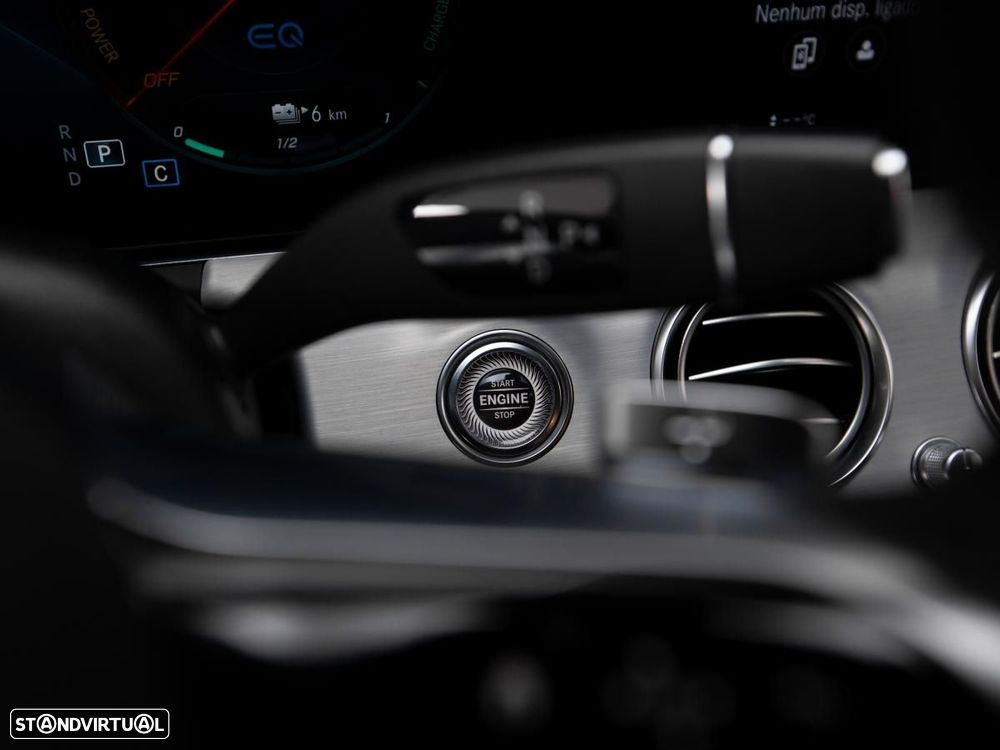 Mercedes-Benz E 300 de 4Matic 9G-TRONIC AMG Line - 25