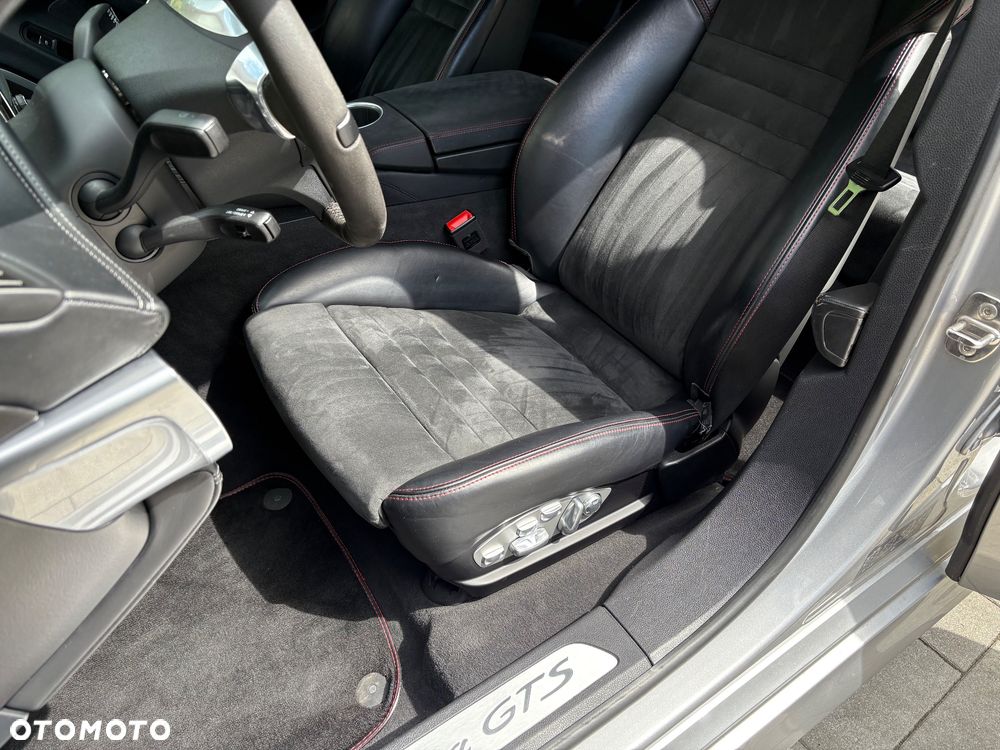 Porsche Panamera 4S - 16