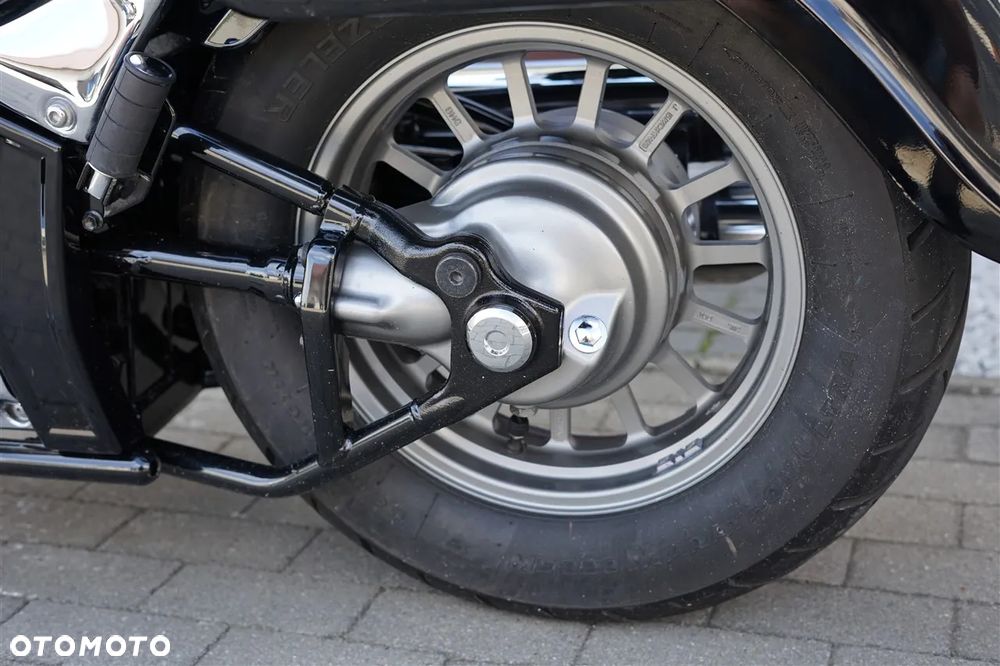 Suzuki VL 800 Volusia - Boulevard C50 - 24