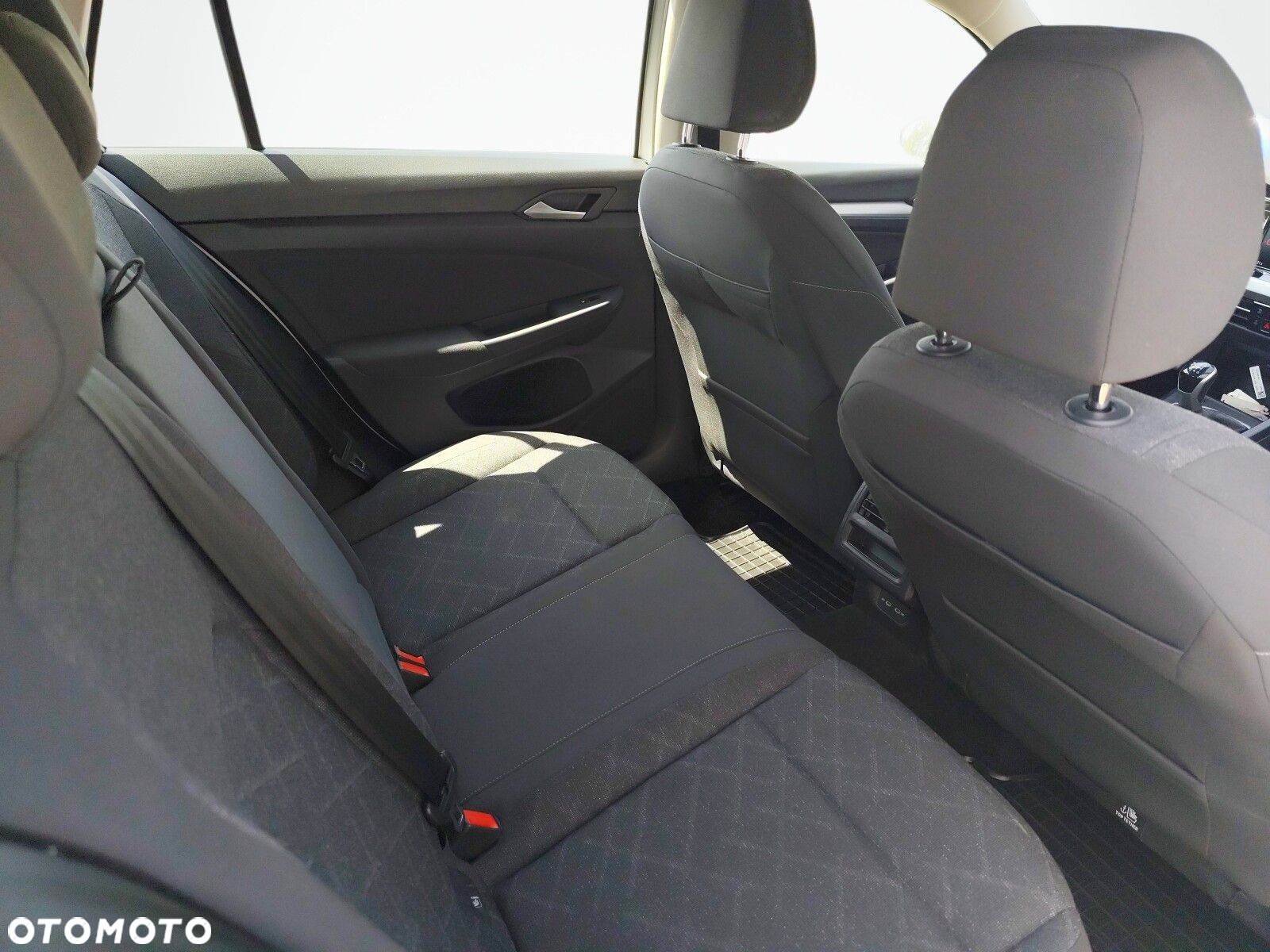 Volkswagen Golf - 17