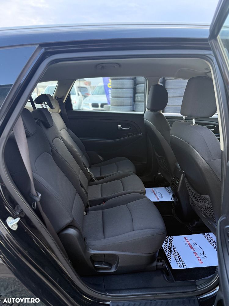 Kia Carens 1.7 CRDi 136 Dream Team Edition - 11