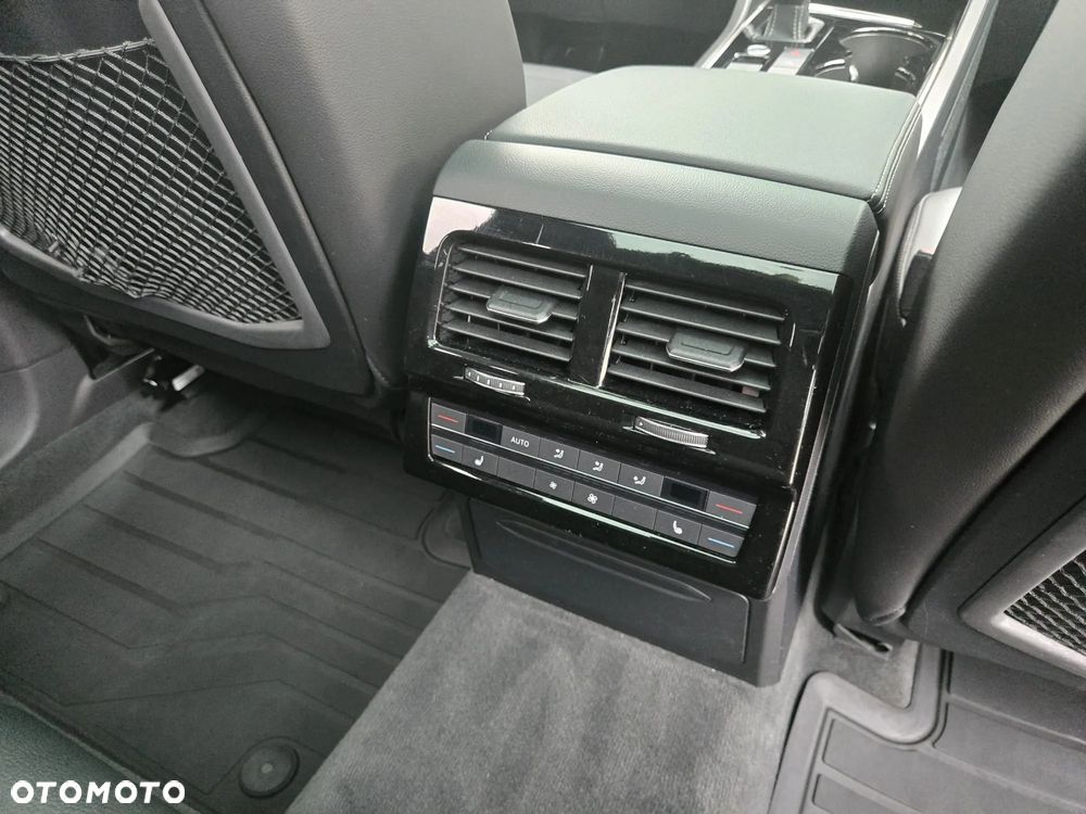 Volkswagen Touareg 3.0 V6 TDI 4Motion R-Line - 14